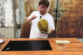 就用这颗报恩榴莲，教你们怎么辨别金枕榴莲熟度 #榴莲爱好者视频封面