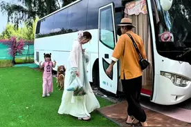 一家三口窝居大巴房上，以车为家，宝宝第一次拔牙 #记录生活日常#房车生活#美食#拔牙