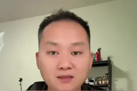 最近湖南暴雨天气，龙山县城多辆汽车被水淹没，遇到车辆涉水不要盲目移车，避免发生危险#每天一个用车知识 #暴雨来袭