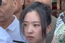 网红罗大美遇害案一审二次今日开庭，现在来了很多罗大美粉丝及市民朋友，他们一起高喊加油，为大美家人加油，为大美爸爸 妈妈 妹妹加油#网红罗大美 #网红罗大美被熟人绑架勒索遇害 #罗大美开庭 #罗大美妹妹 #热点新闻事件