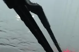 深中大桥上狂风暴雨，能见度为0，大桥在摇晃#深中通道 #深圳视频封面