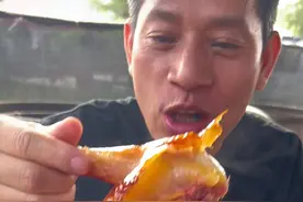 脆皮烧鸡的正宗做法！#地方特色美食 #脆皮烧鸡 #配方分享