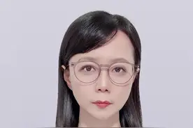 太可怕！拆快递时突然炸了！男子眼睛里取出几十根“针”……#薇观察 #玻璃纤维 #抖音热评视频封面