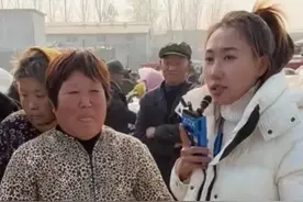 #内容启发搜索，跟老人们互动是为了让他们开心，还会活跃大脑，对他们都是会有好处的#时代小哥视频封面