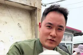 帮一位粉丝妈妈挑只博美送给女儿，女儿考了一百分奖励一下。太有爱了！#博美 #狗狗 #宠物视频封面
