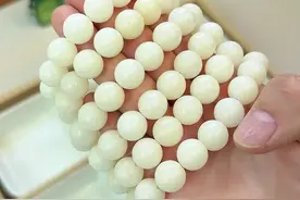 过年在家自制菩提根染色！ 好期待成品会有多好看😄#菩提根染色 #菩提根手串 #菩提根 #手工diy #解压