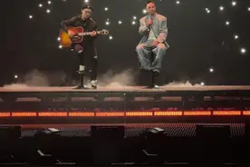 GAI周延《小宇》首唱！！从唱吧唱到了万人体育场！ #gai周延 #gai #GAI进化论2025巡回演唱会 #gai上海演唱会