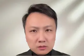警方通报！男子竟为博眼球，已被采取刑事强制措施 #男子在人群中放烟花被警察带走 #抖音热评视频封面