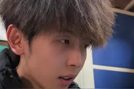 一天不给室友添堵我就难受呢#大学生哪有不疯的 #男生宿舍 #我的室友视频封面