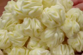 面发不好的姐妹可以试试这样#发面 可以做出蓬松暄软馒头面包！#面食  #老面馒头 #蒸馒头 #发面技巧视频封面