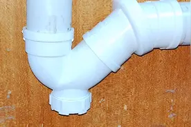 楼上漏水到楼下，不配合不维修，还蛮不讲理，教你一招，完美解决视频封面