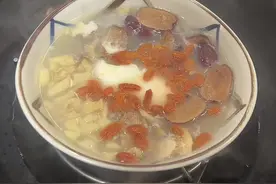 （备孕版，无红糖） 女性一定要喝这个，方法简单，早起喝一碗，暖心又暖身，是姜茶，又是暖身茶! 记得空腹喝，备🤰🏻姐妹要控糖！！ #秋冬热饮 #适合女性喝的补气血汤#养生 #补气养血 #喝出好气色视频封面