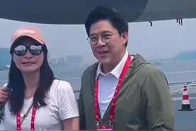 #霍启刚夫妇参观山东舰 #山东舰