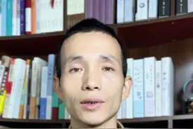 这几天的新闻，大家应该都看了吧？看完是不是挺闹心的？！真心给大伙提个醒，出门在外，千万以和为贵！不管跟什么人打交道，就记住俩字：低调。少跟人起争执。即便你是对的，也要礼让三分。大街上什么人都有啊，丢工作的，破产的，崩盘的，，忧郁焦虑到不行的，离了婚兜里没钱的，家庭支离破碎的，没钱看病的，反映问题好多年都没个结果的，太多太多了。这些人啊，说不定就因为你一个不合适的举动，不经意的眼神，就成了那压垮他们的最后一根稻草。从古到今都是这样，光脚的可不怕穿鞋的，一旦你碰到了人家底线，轻则破财免灾，重则人家要跟你拼命。所以啊，出门在外，记住克制一点，更要记住“幸福者退让原则”！谁幸福谁退让，犯不着拿自己和家人的幸福未来去跟他人去赌，您说是不是？#社会百态 #情感共鸣 #为人处世