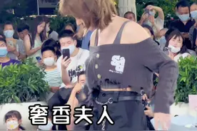 奢香夫人 歌曲一响回忆拉满，小阿七的奢香夫人是我听过最好的翻唱版本#小阿七 #抖音热歌 #奢香夫人翻唱视频封面