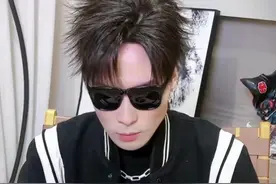 明星走红毯我们来看看 #成毅 #冯绍峰 #假发 #假发补发 #星光大赏视频封面