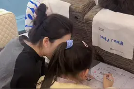 一定是特别的缘份才能成为一家人，最好的相处是嫂子和小姑子能处成闺蜜，希望以后你们是没有血缘但是最亲的人。#姑嫂关系好似姐妹 #生活随拍 #记录生活 #抓拍瞬间视频封面