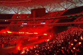 华晨宇2025火星演唱会在西安奥体中心体育场震撼开唱视频封面