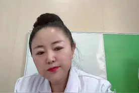 亚急性甲状腺炎的病因及临床症状 近年来病毒感染的频率在增加，亚急性甲状腺炎的发病率也明显增加，所以大家要到三甲医院内分泌专科就诊，减少误诊、漏诊以及不规范治疗的发生频率。##甲状腺炎 #甲状腺 #误诊 #桥本甲状腺炎