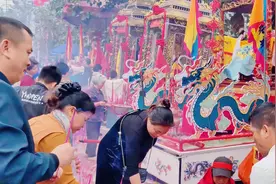 儋州白马井正月十六游神活动，是海南历史文化的活化石。