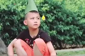 每次重温都会被康康的“铁汉柔情”所打动 #康康 #胡皓康 #综艺名场面 #考古