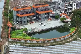 广东江门双胞胎别墅，大哥发财后返乡，直接建两栋一模一样的别墅，正所谓三十年河东 三十年河西，家和万事兴，一大家族其乐融融！#旅行推荐官 #美丽乡村 #兄弟 #江门 #别墅豪宅视频封面