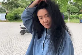 姆家徐老师@东一下 竟写那个调调的诗，我捣个乱，给他配个戏剧化场景， 好事者可以上他那儿去传个话，说我比他读的好，拜托。