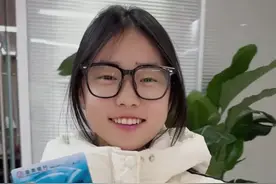 恭喜13岁女儿喜提人生中第一张银行卡 十万压岁钱已经存入你的账户，只进不出，不买保险不绑卡消费，不外借。这是长辈们对你满满的祝福，愿你在未来所有的日子一路顺遂，卡里不缺钱，健康平安#压岁钱 #我的日常vlog #过年红包 #养娃 #爱不缺席视频封面