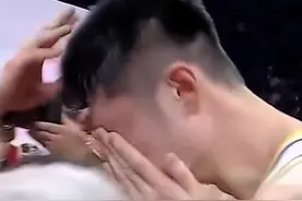 恭喜胡金秋拿到职业生涯第一个总冠军#胡金秋 #CBA视频封面