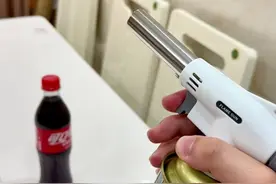 火烧可乐居然会发生这种现象#哈哈哈哈哈哈我要笑死了 #虚构演绎仅供娱乐