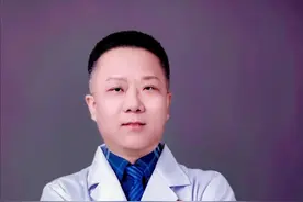 男性左胸上方隐痛，要当心了！ 男性左胸上方隐痛，要当心了！#硬核健康科普行动 #年度健康知识干货大赏 #胸痛 #男性健康 #医学科普