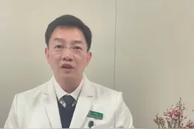 2025新版《流行性感冒诊疗方案》新增两种抗病毒药物 新版方案新增了两种抗病毒方案，一起来了解一下法维拉韦#甲流 #流感 #法维拉韦视频封面