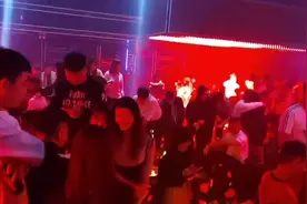 网红DJ校长在线火爆全场。全海南最火爆的酒吧国宾店123总店视频封面