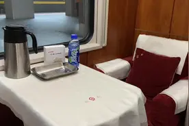 Z字头绿皮火车的高级软卧是什么样的？#绿皮火车 #火车#春运#回家