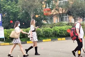 谁说厂里都是阿姨，像我们厂区大部分都是18，20几岁的小姐姐