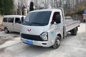 2023年五菱荣光龙卡，3.8米斗子，2.0排量汽油六轮，个人一手车视频封面