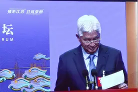 荣智健：代代铁心跟党走（韦元龙摄）视频封面