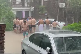 惠州南昆山之旅遇上连日大雨，水浸到床垫，小车也受累！