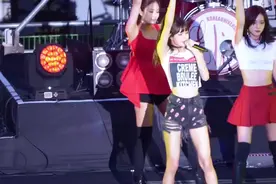 韩国女团热舞 #韩国女团 #韩国女舞团 #舞台视角 #这谁顶得住啊视频封面