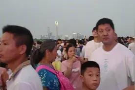 一场马戏表演让我用一首魔性的音乐给整出一场恐怖表演了。别害怕视频封面