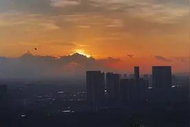想不通的时候 就去看看这个世界#日出🌄 #一起看日出视频封面