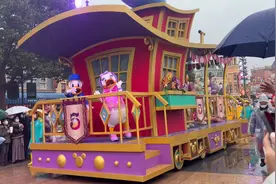 迪士尼花车游行 “雨天版”视频封面