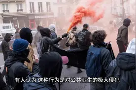 广场舞大妈惨遭天降大便视频封面