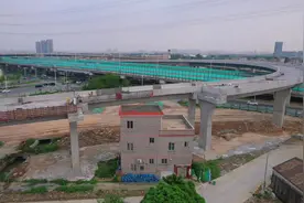 顺德又现钉子户#位于伦桂路与碧桂路立交桥连接处 #无人机航拍视频封面