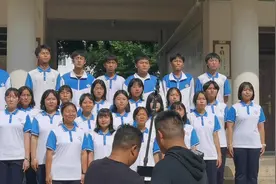 元江民族中学高二学生合唱＃不忘初心视频封面