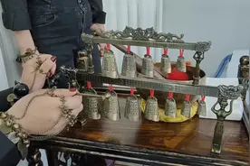 采耳最主要的作用是清洁耳道，另外也可以帮助人体舒缓神经视频封面