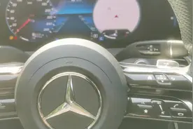 奔驰仪表屏显示如何调整#汽车知识 #梅赛德斯奔驰 #用车小知识