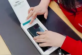 曲面钢化膜怎么选？，快看看这款曲面全胶#钢化膜 比水凝膜更好贴视频封面