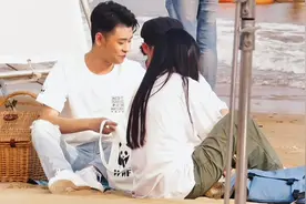 小朋友吃东西前都喜欢闻一闻吗#男生是个可爱的生物