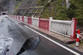 走最远的路，看最美的风景。#最美风景在路上 #摩旅 #带你看风景视频封面